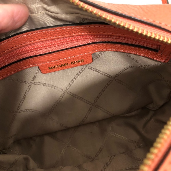 Michael Kors crossbody pebbled leather purse Ginny - Picture 5 of 8